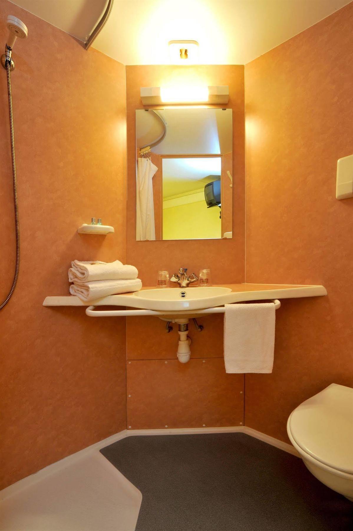Hotel 4 Saisons Onet-le-Chateau Luaran gambar