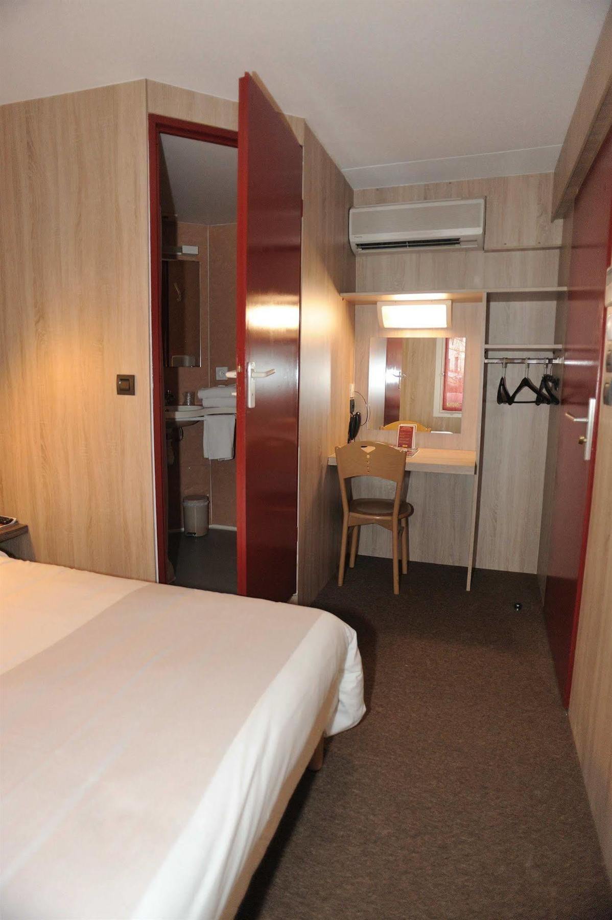 Hotel 4 Saisons Onet-le-Chateau Luaran gambar